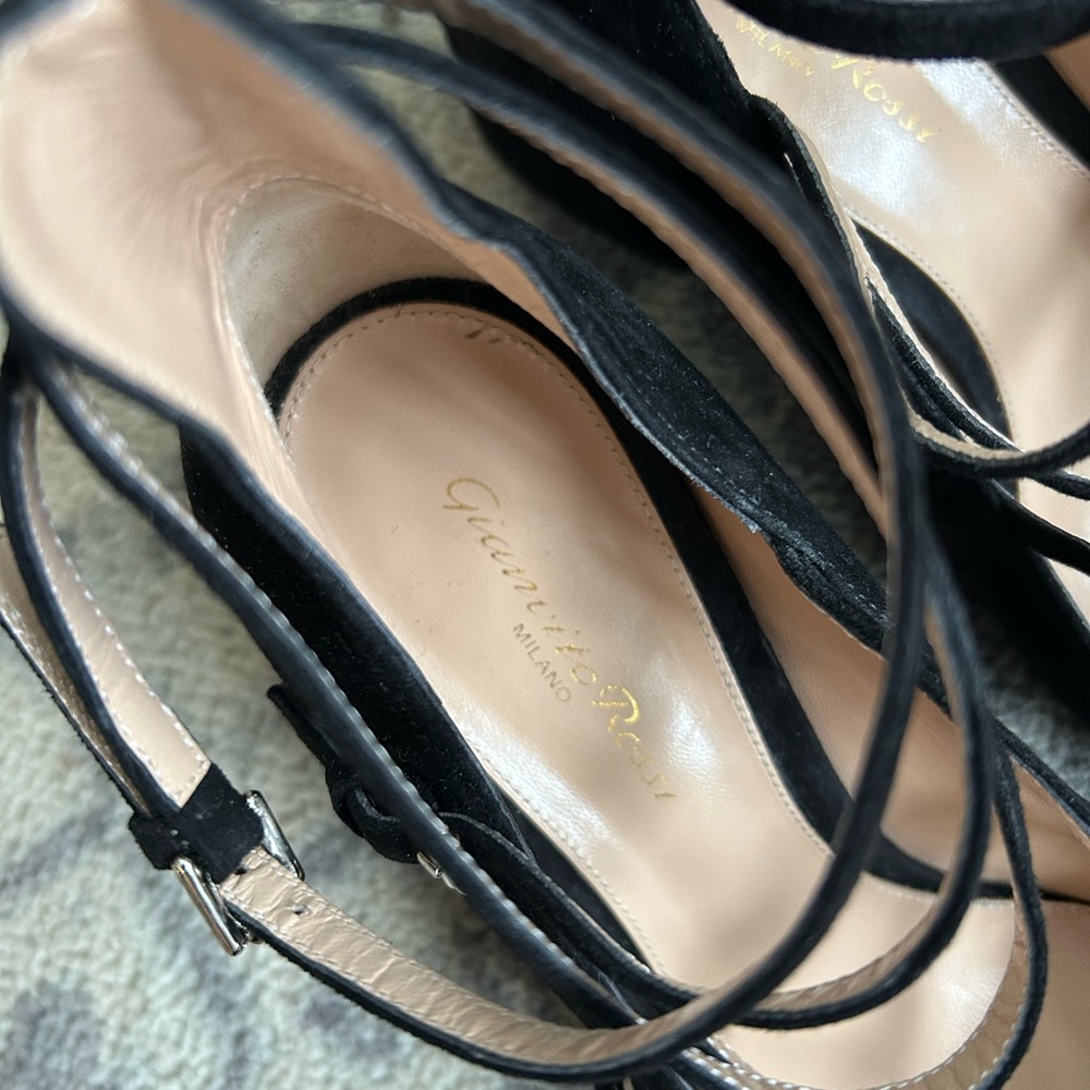🖤 Gianvito Rossi Black Suede Strappy Block Heel Pumps with Box - Picture 9 of 14